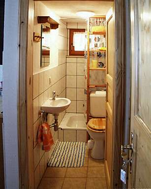 Apartamentos para vacaciones en Baviera: Cuarto de baño apartamento Montaña - ducha, wáter y lavabo