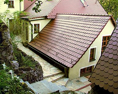 Appartamenti vacanze in Egloffstein: Vista giù la collina alla scuderia precedente